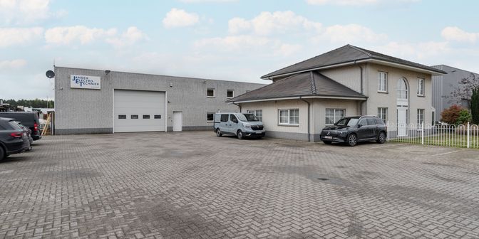 Bedrijfsvastgoed te koop in Joris Helleputtestraat 2, 3920 Lommel