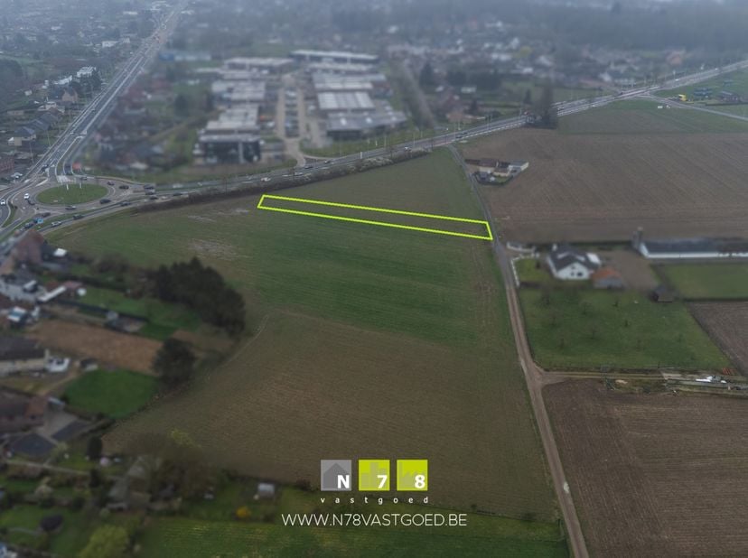PERCEEL LANDBOUWGROND VAN 6A10CA TE DILSEN.<br />
Dit perceel grond met een oppervlakte van 6 are 10 centiare bevindt zich in agrarisch gebied aan de