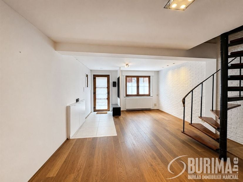 Duplex met twee slaapkamers, een werkkamer en een terras in het centrum van Lembeek (Halle)<br />
Direct beschikbaar, biedingen vanaf 1.495 euro, gewe