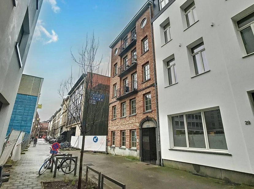 Près du marché aux chevaux, de l'île et du centre historique d'Anvers, nous trouvons cette chambre d'étudiant dans un emplacement privilégié dans le q