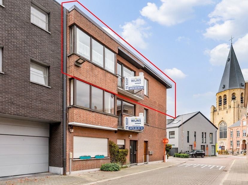 Dit ruime appartement van 112 m² in de rustige Withuisstraat in Mechelen vormt de perfecte basis voor wie op zoek is naar een woning met veel mogelijk