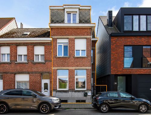                                         Maison à vendre à Aartselaar, € 375.000
