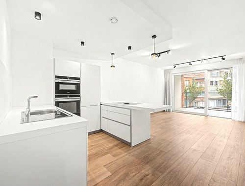                                         Appartement à louer à Uccle, € 1.550
