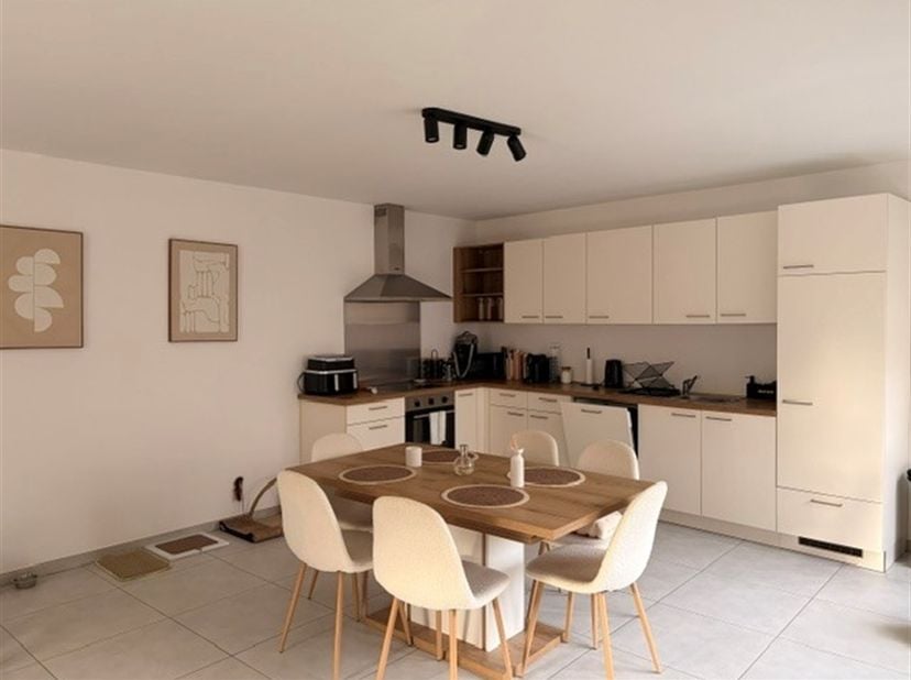 Appartement te huur in ,
                    7711 Dottenijs