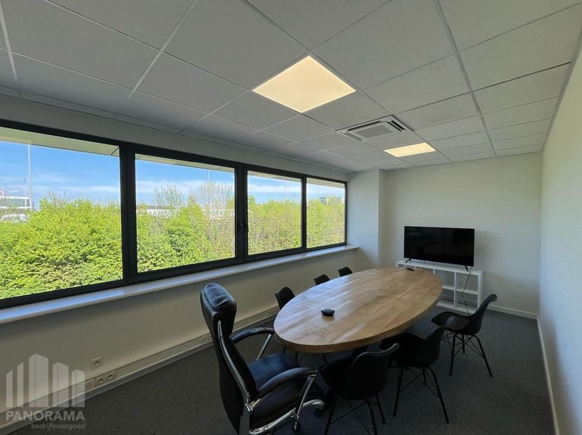 Bedrijfsvastgoed te huur in Bijenstraat 16,
                    9051 Sint-Denijs-Westrem