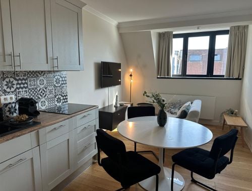                                         Appartement te huur in Elsene, € 1.350
