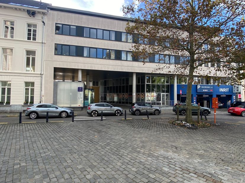 Appartement te huur in Sint-Michielsplein 10 bus M,
                    9000 Gent