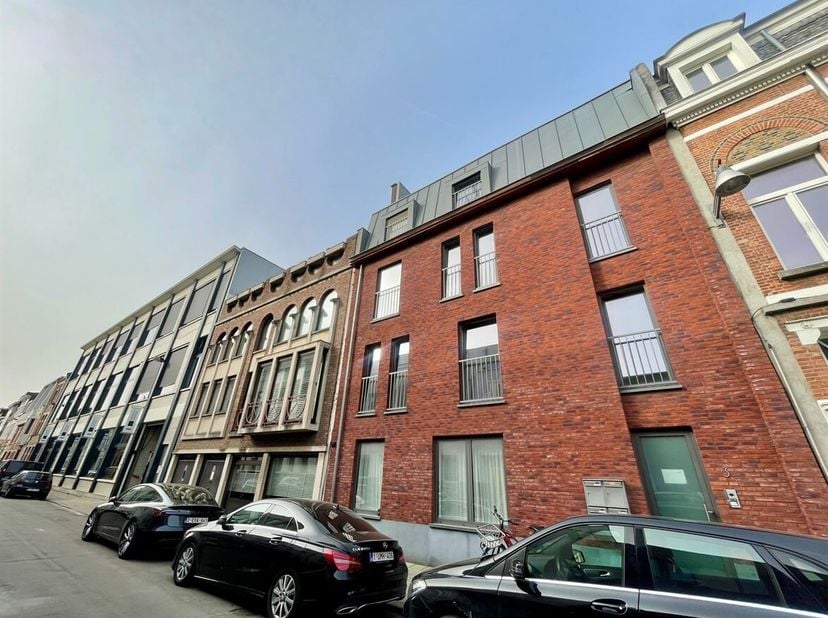 Appartement de deux chambres à coucher avec terrasse à Oud-Berchem à louer !<br />
Situation : Ce spacieux appartement récemment construit est situé s