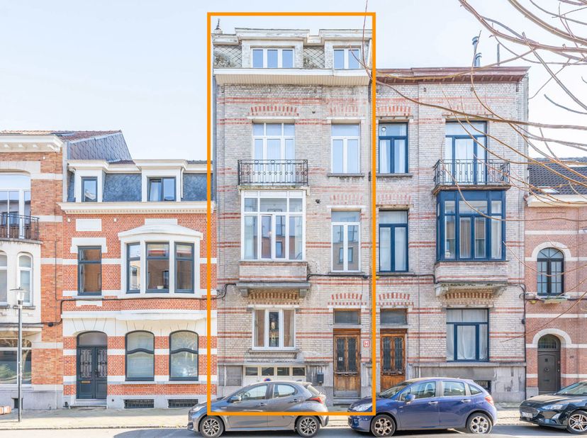 Appartement te koop
                    in 1050 Elsene