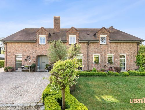                                         Villa te koop in Erembodegem, € 1.095.000
