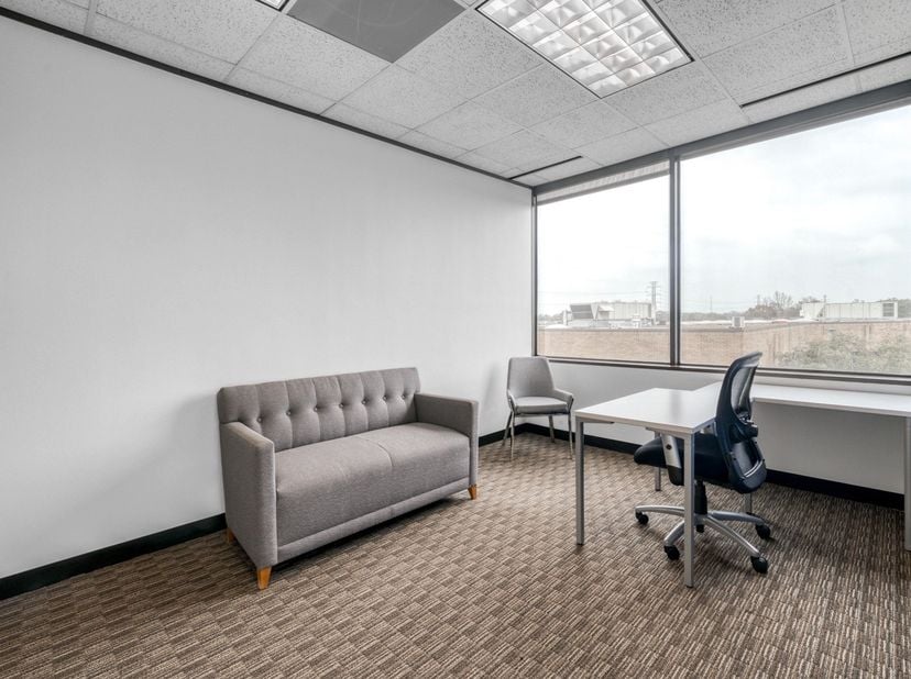 Volledige toegang tot professionele kantoorruimte voor 2 werknemers in Regus Klaverbladstraat 11<br />
<br />
Dit aanbod omvat een eigen kantoorruimte