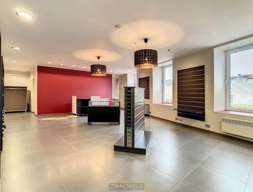                                         Bâtiment commercial à vendre à Gavere, € 265.000
