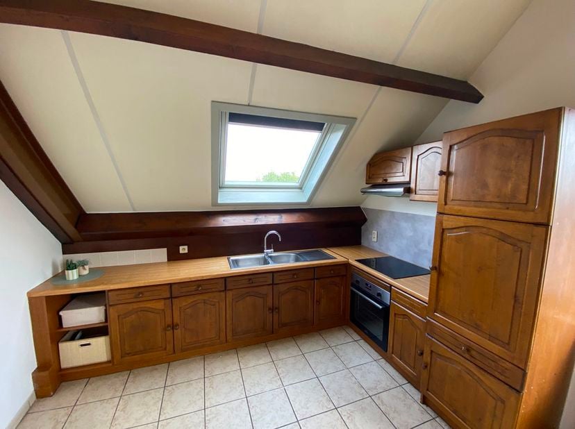 Gezellig appartement met topligging in Maaseik<br />
Op zoek naar een comfortabele woonst op een rustige locatie en dicht bij alle voorzieningen? Dan