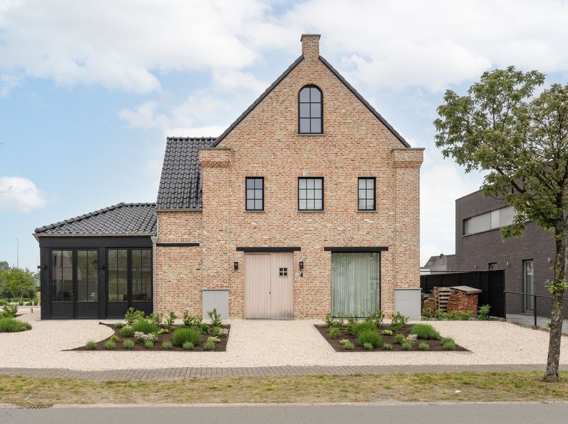 NIEUW TE KOOP in LOMMEL: Stijlvolle, statige, zeer hoogwaardig afgewerkte, energieopwekkende / BEN (EPC A+) vrijstaande NIEUWBOUWVILLA met inpandige g