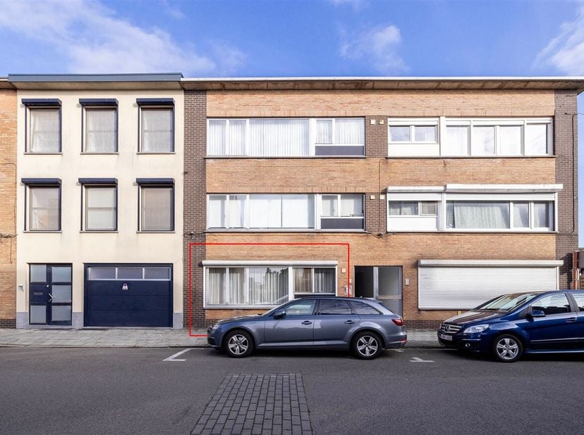 Gelijkvloers appartement met 3 slaapkamers<br />
Ligging: Dit appartement is gelegen in het centrum van Herentals met alle faciliteiten op wandelsafst