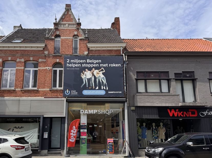 Verhuurd handelspand te koop in het hart van het commerciële centrum van Mol. Ideale belegging.<br />
<br />
Op een toplocatie in het centrum van Mo
