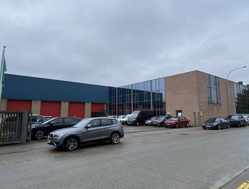                             Entrepôt avec bureau à louer à Roeselare
