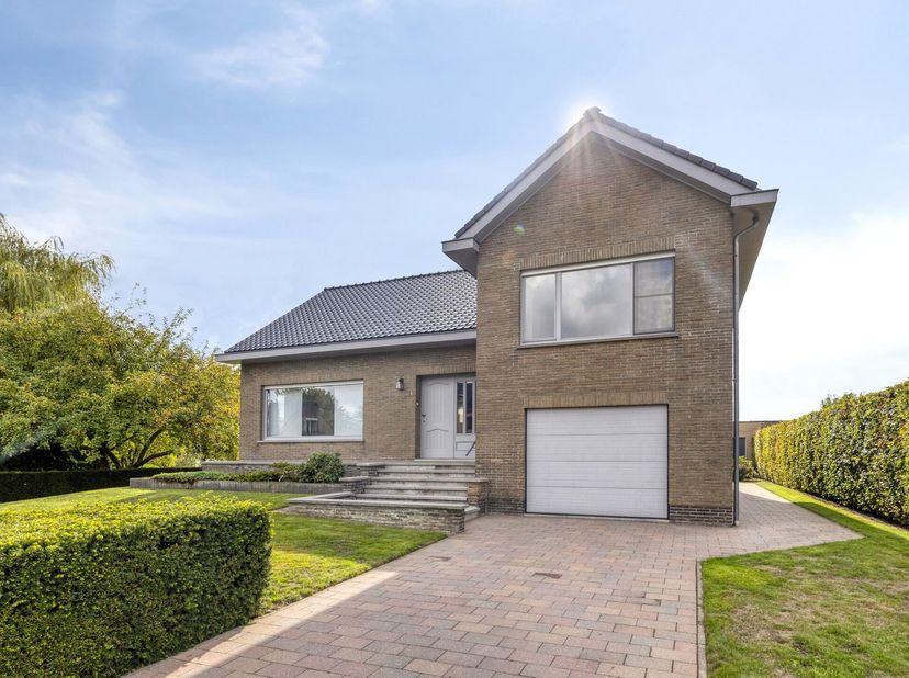 Huis te koop in Molenstraat 1,
                    2547 Lint
