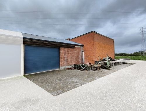                                         Entrepôt à louer à Pittem, € 620
