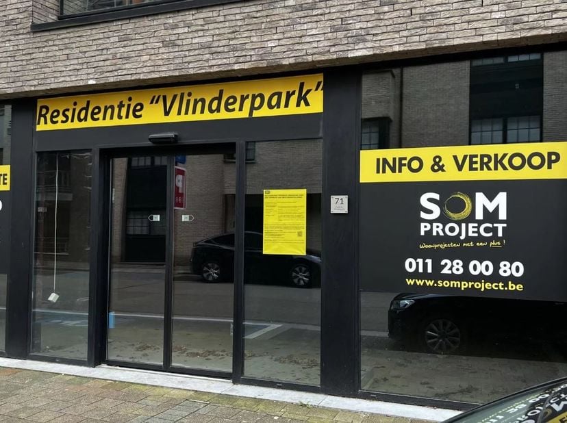 Bien professionnel à vendre
                    à 3600 Genk