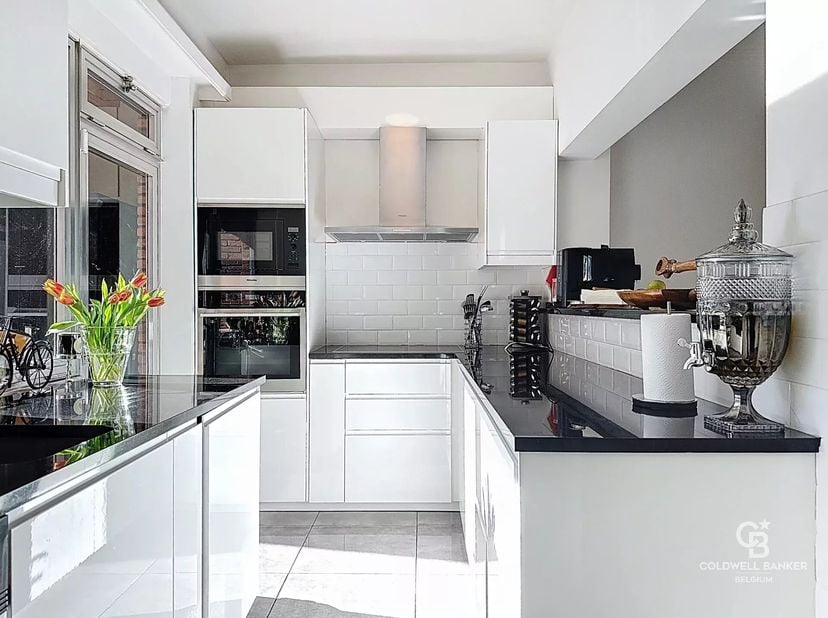 Appartement te koop in ,
                    1180 Ukkel