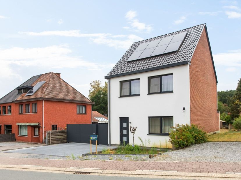 Maison familiale moderne idéalement située à Houthalen<br />
<br />
Vous recherchez une maison spacieuse, prête à emménager, alliant calme, confort