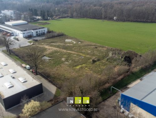                                        Terrain industriel à vendre à Maaseik, € 975.000
