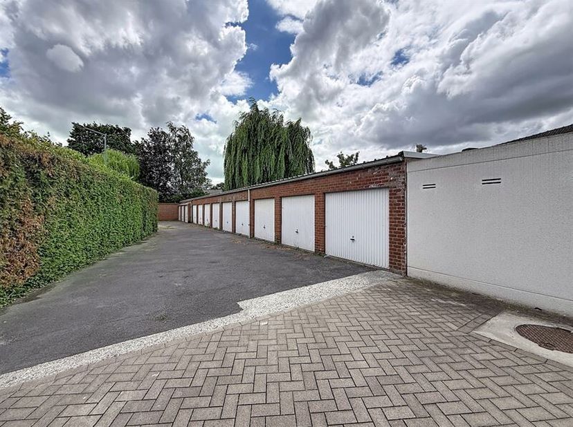 Garage à louer
                    à 8800 Roeselare