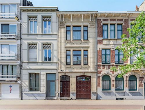                                         Maison de ville à vendre à Deurne, € 389.000

