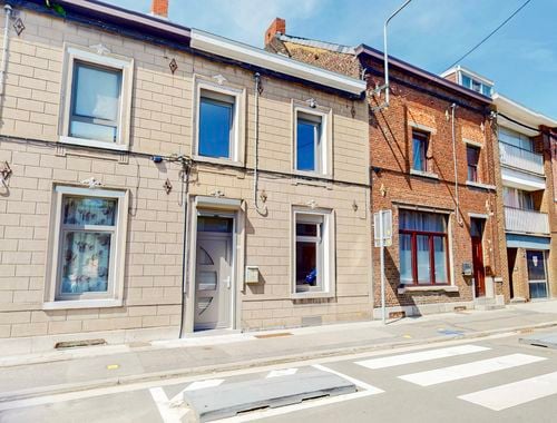                                         Woning te koop in Strépy-Bracquegnies, € 150.000
