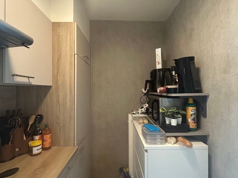 Dit appartement gelegen op de tweede verdieping is te bereiken via de trap/lift. <br />
Ben jij op zoek naar een appartement midden in het centrum van