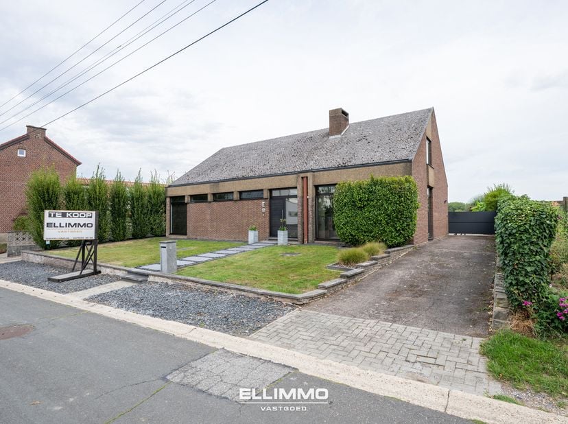 Huis te koop in Herenstraat 14,
                    3730 Sint-Huibrechts-Hern