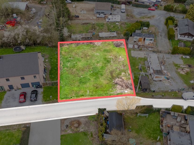 EasyHome heeft het genoegen u dit prachtige bouwperceel van 938 m² voor te stellen, ideaal gelegen in Aywaille, in een rustige en gegeerde woonwijk me