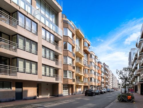                                         Appartement te koop in Knokke, € 800.000
