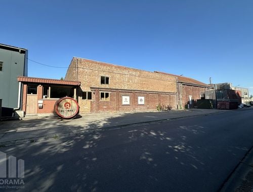                                         Bedrijfsgebouw te koop in Moen, € 425.000
