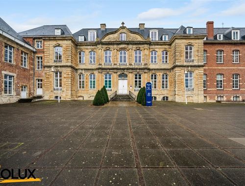                                        Complexe de bureaux à louer à Groot-Bijgaarden, € 929

