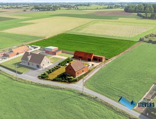                                        Hoeve te koop in Bovekerke, € 370.000
