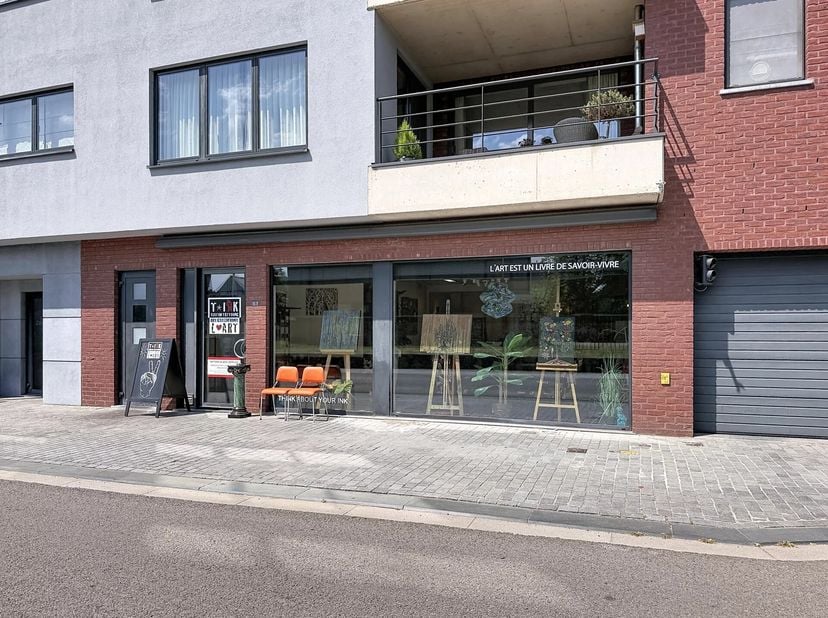 Kriebelt het bij jou om een nieuwe zaak te openen in hartje Mol-centrum? Maak dan snel een afspraak om naar dit super toffe pand te komen kijken!<br /