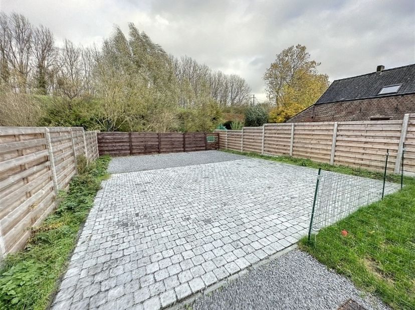 Garage à vendre
                    à 9470 Denderleeuw