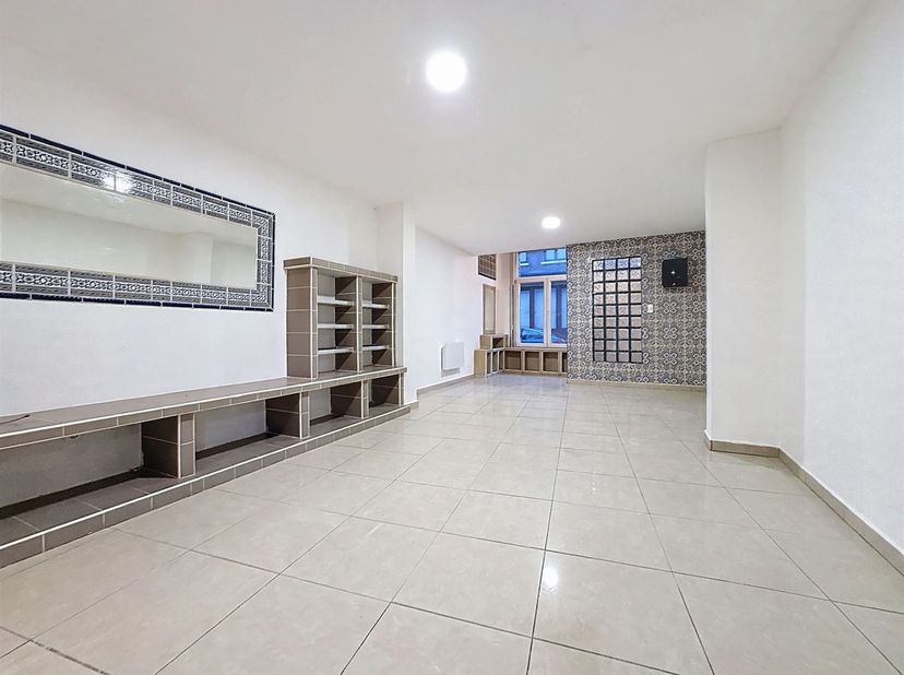 Appartement te huur in rue du gaz 35/1,
                    7700 Moeskroen