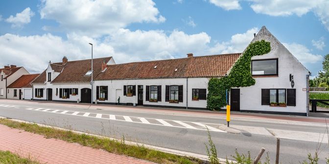 Huis te koop in Prins Leopoldstraat 8-10, 8377 Zuienkerke