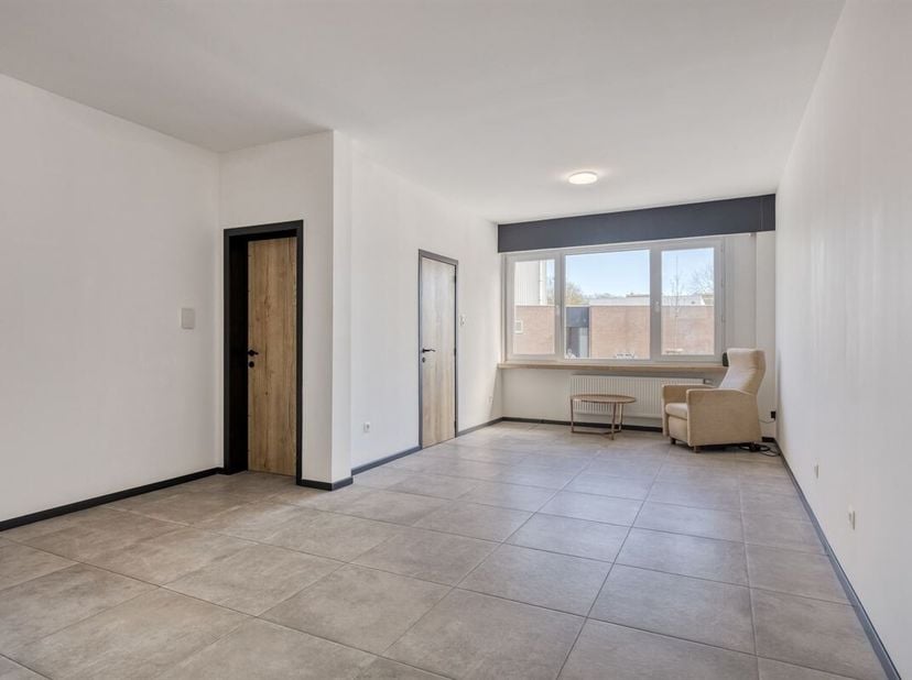 Gerenoveerde kangoeroewoning met 5 slaapkamers, 2 badkamers, gezellige stadskoer in Lier.<br />
In de Komeetstraat 5, op een centrale ligging vlakbij