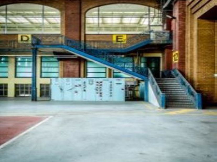 Magazijn in uniek karaktervol gebouw op de Interescaut-site met een prachtig zicht op de Schelde. <br />
•unieke industriële locaties voor filmopnames