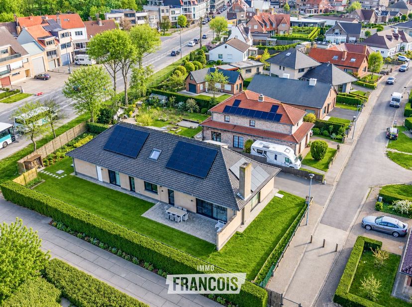 Huis te koop in Karel van de Woestijnestraat 16,
                    8431 Wilskerke
