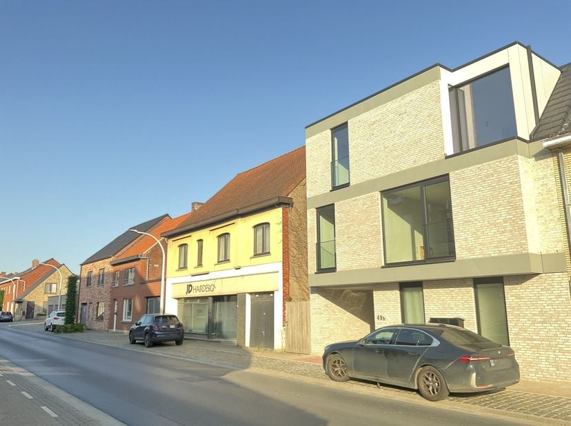 Bent u op zoek naar een uitzonderlijke vastgoedopportuniteit in het hart van Houthulst? Dan is dit eigendom zonder twijfel een van de meest interessan