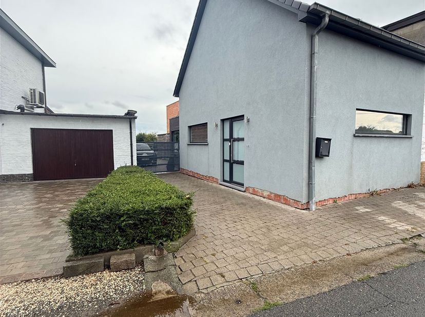 Huis te huur in Muylemstraat 65,
                    9406 Outer