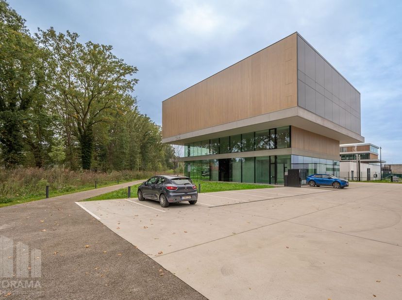 Bedrijfsvastgoed te huur in Kapellestraat 134,
                    8020 Oostkamp