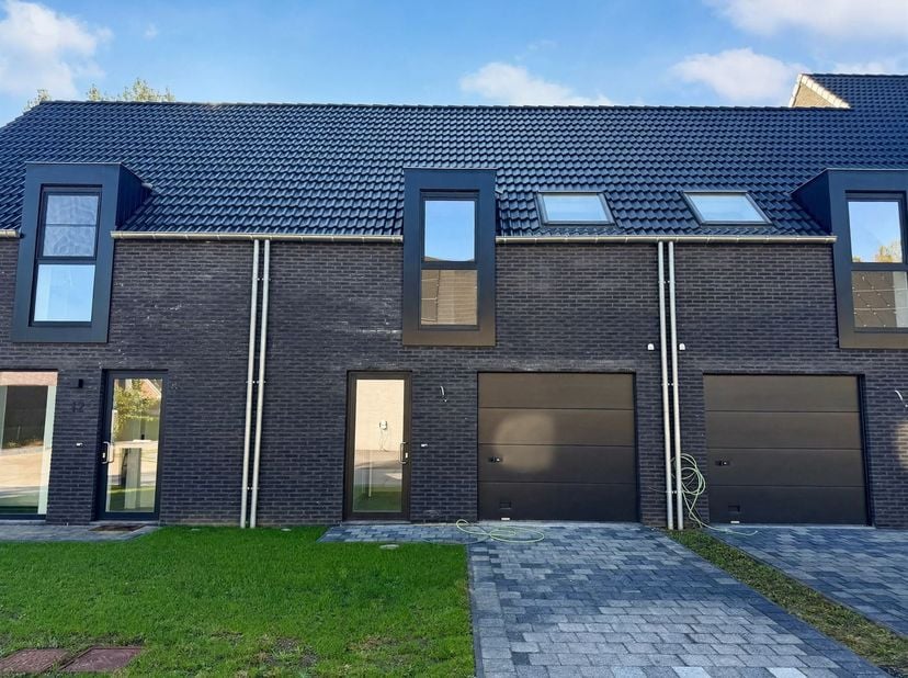 Huis te huur in Heergrachtstraat 14,
                    2400 Mol
