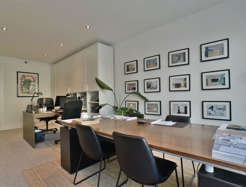                                         Handelsgelijkvloers te huur in Hasselt, € 1.200
