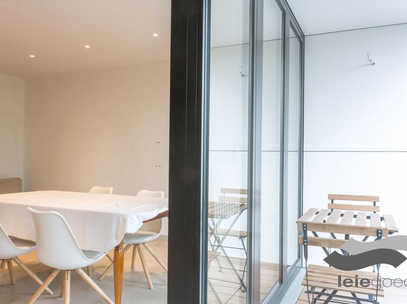 APPARTEMENT MEUBLE POUR COURT OU LONG TERME<br />
<br />
ex-pats? , construire ou rénover?<br />
 vacances dans la ville? besoin d'une solution à cour
